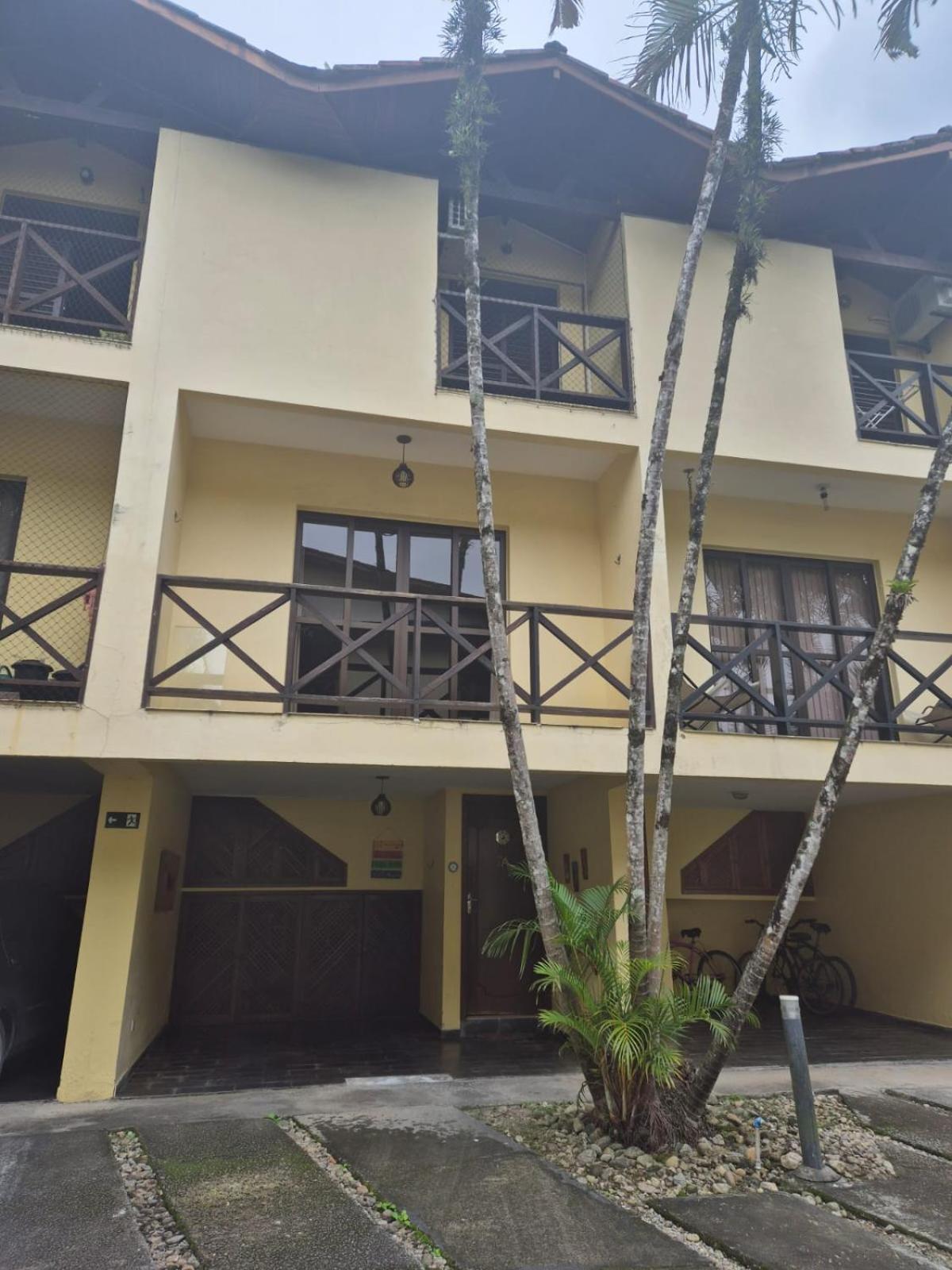 Casa 7 Em Ubatuba No Centro Condominio Com Piscina E Churrasqueira Kültér fotó