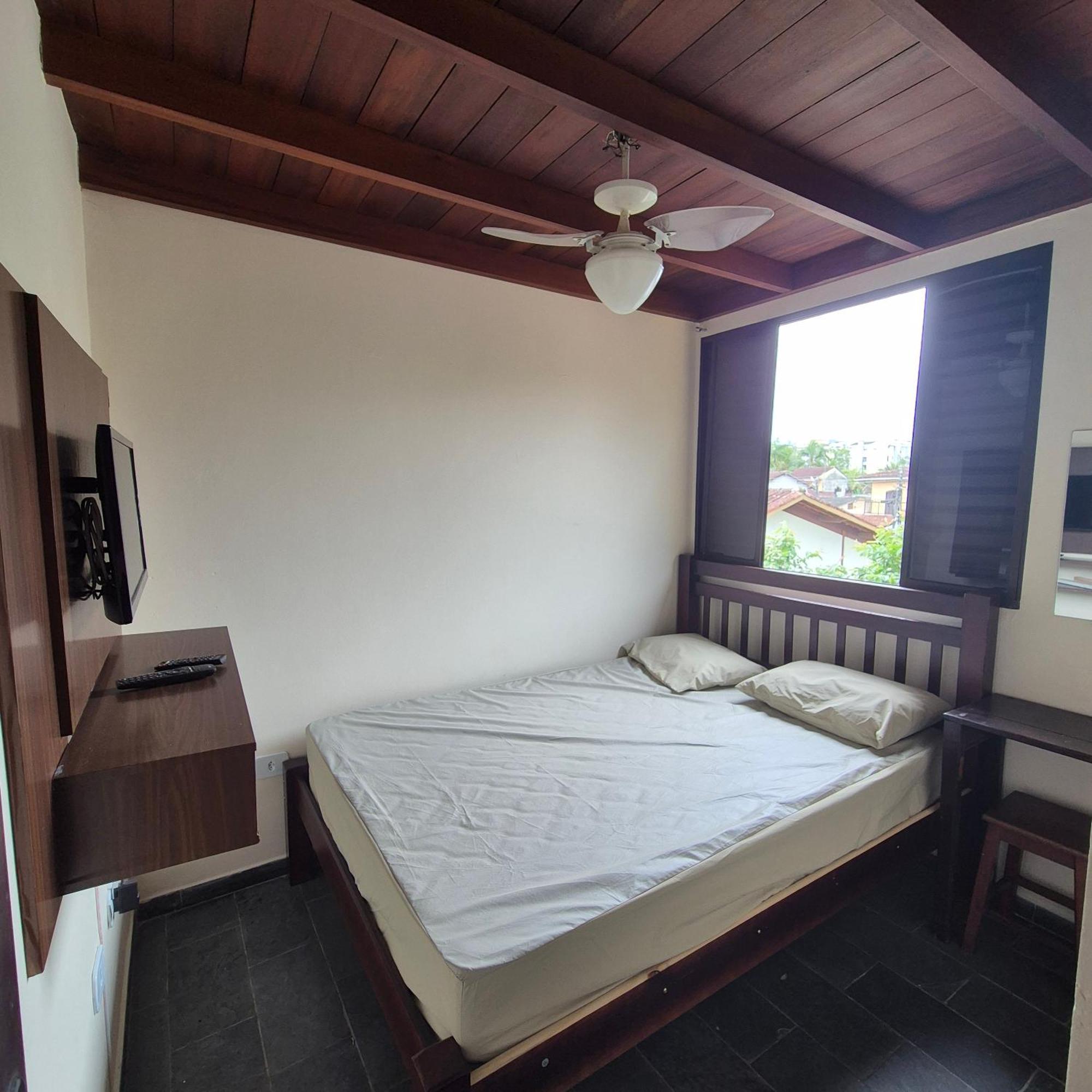 Casa 7 Em Ubatuba No Centro Condominio Com Piscina E Churrasqueira Kültér fotó