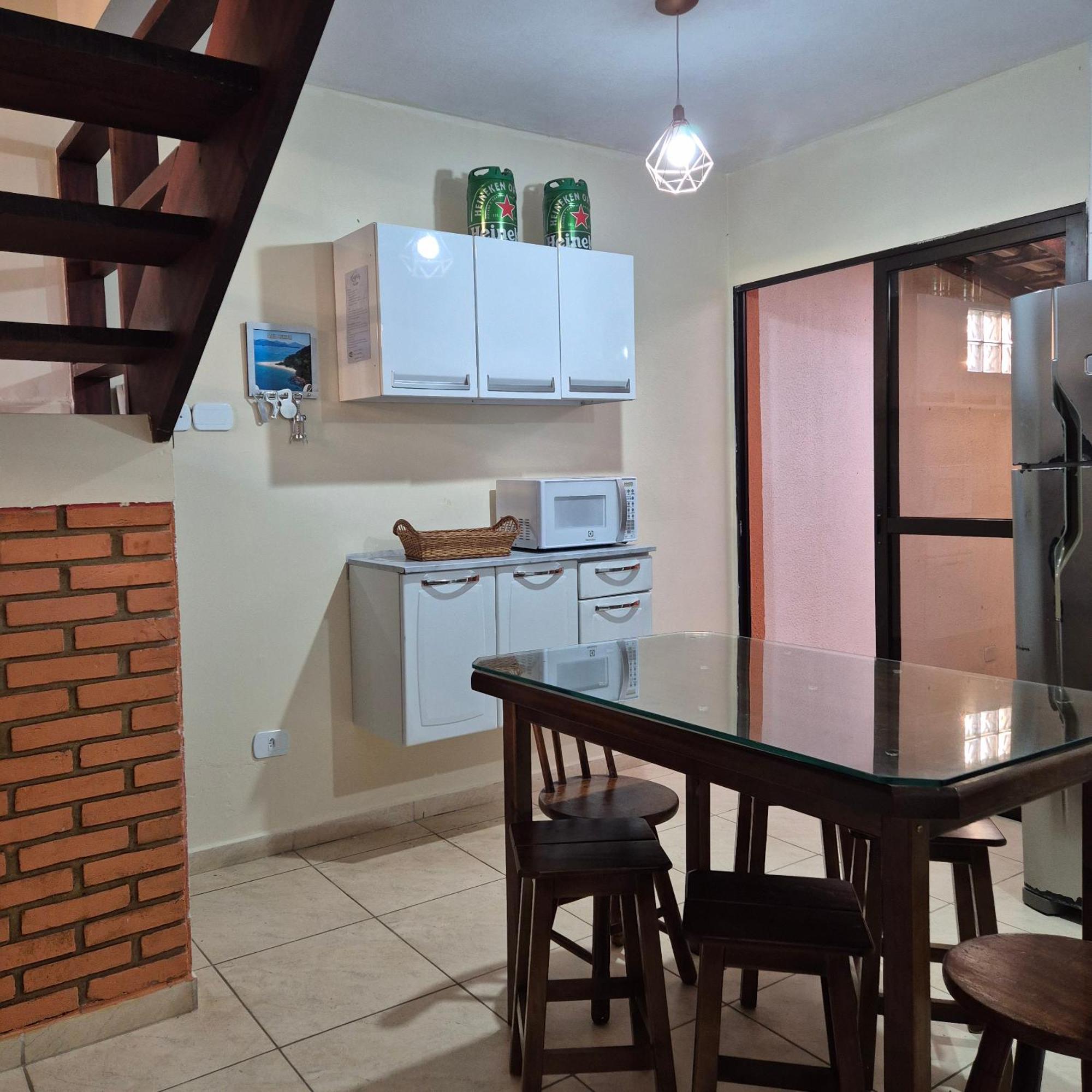 Casa 7 Em Ubatuba No Centro Condominio Com Piscina E Churrasqueira Kültér fotó